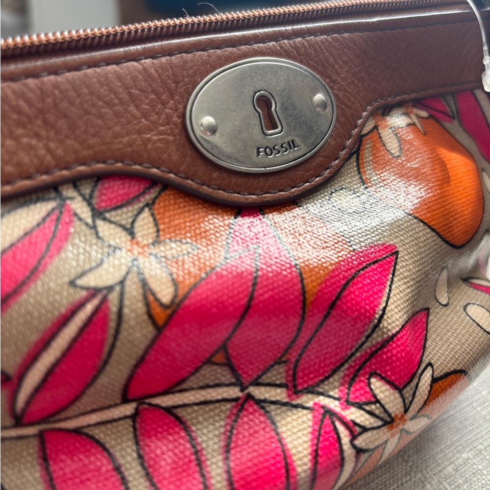 Fossil Pouch - Picture 2 of 6